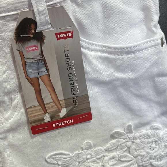 Levi Strauss Girlfriend Short,adjustable waist,stretch,embroidered floral,pocket - Picture 7 of 10